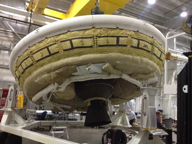 NASA готовит к испытанию гигантский космический мега-парашют