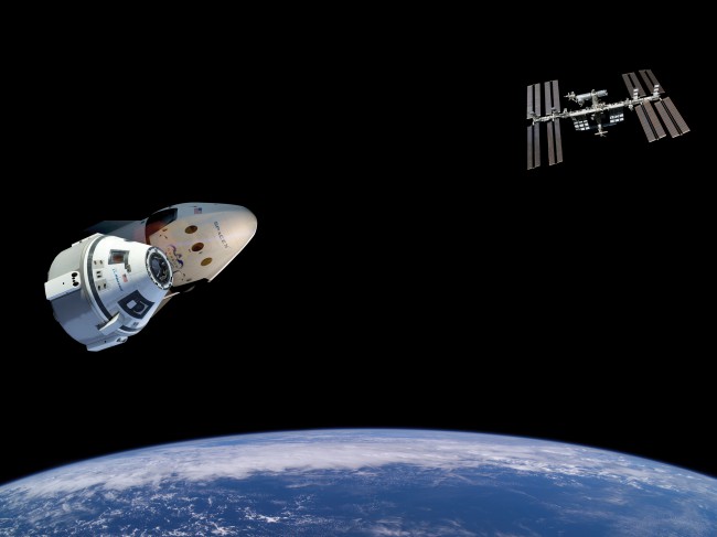 Капсулы с экипажем полетят в космос в 2017 году